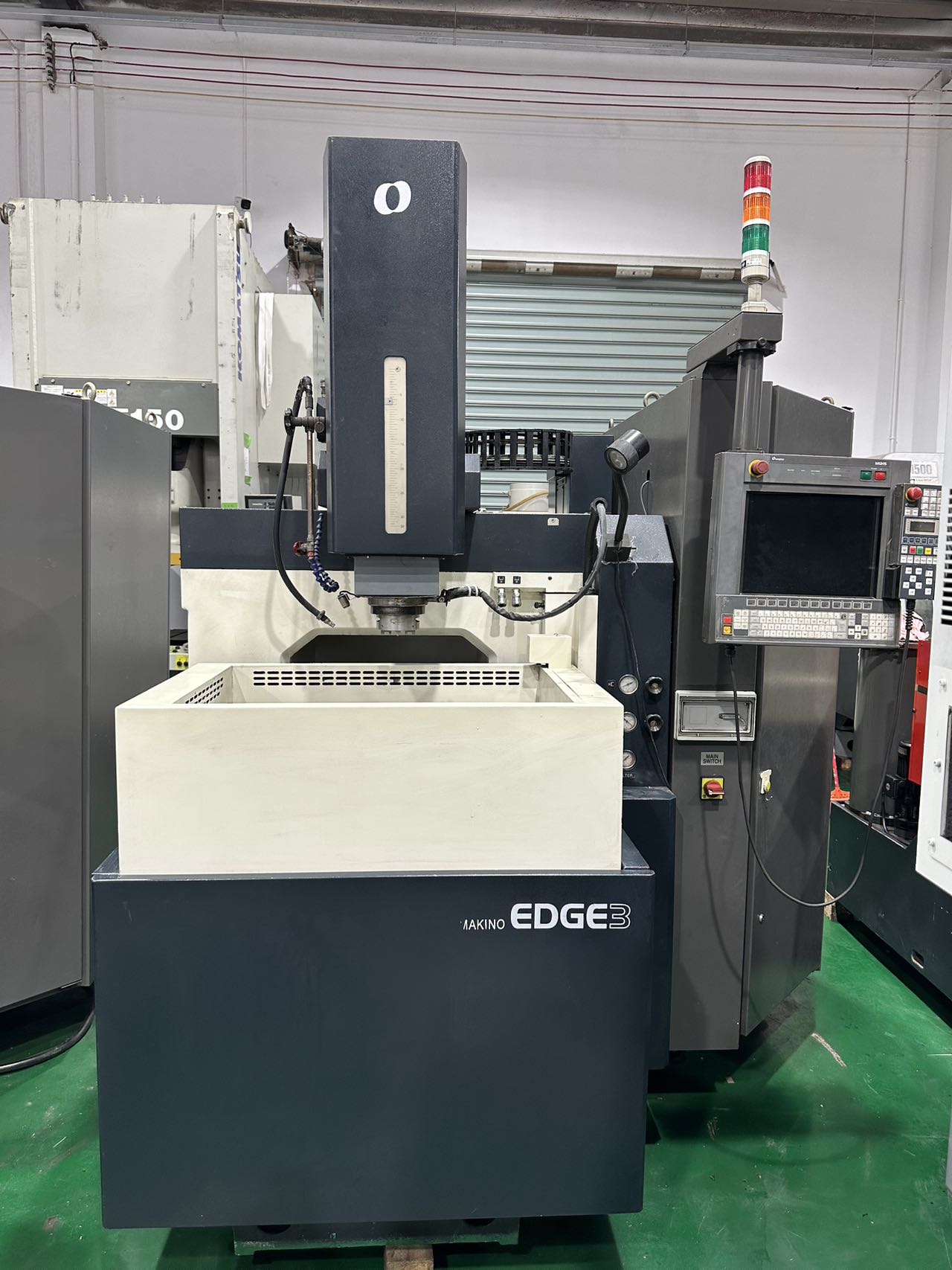 牧野 EDGE3 电火花成型机